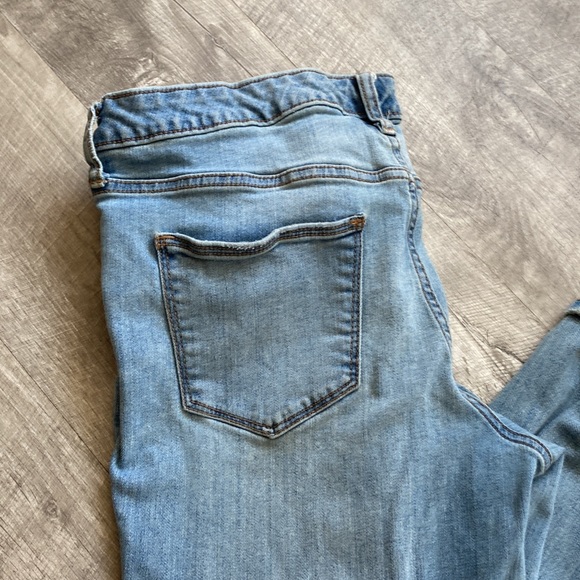 Women’s universal thread jeans - Picture 2 of 12